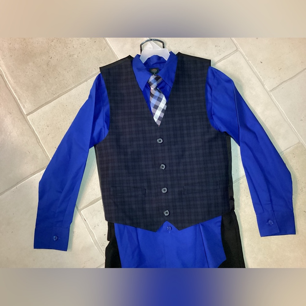 NWT Dockers boys youth 4 Pc dress set size 8